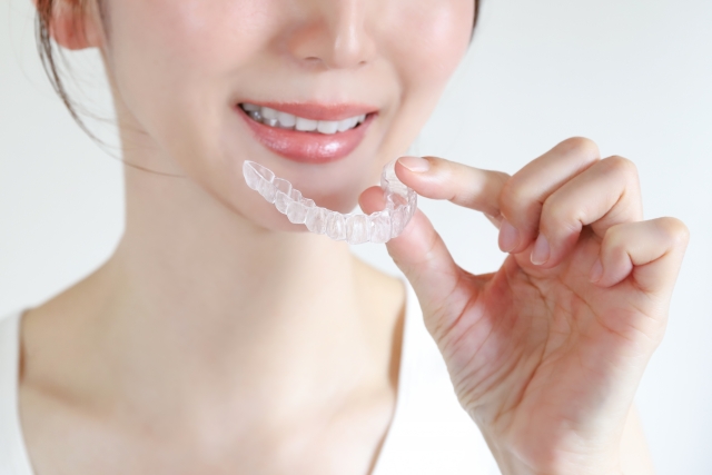 マウスピース矯正(マウスピース型矯正装置)