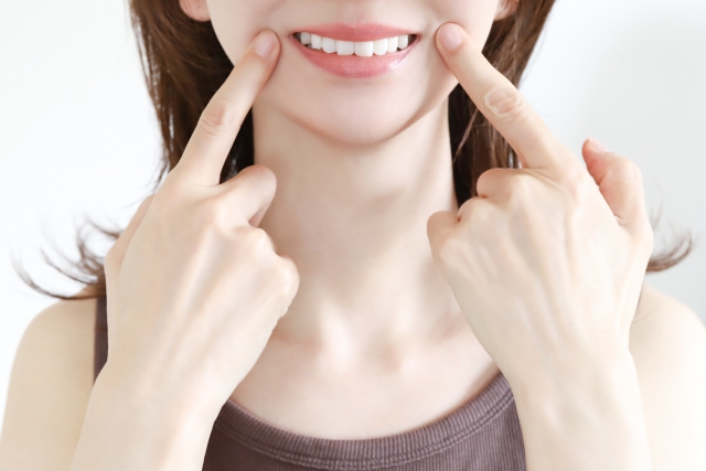 誰にも気づかれずに美しい歯並びを