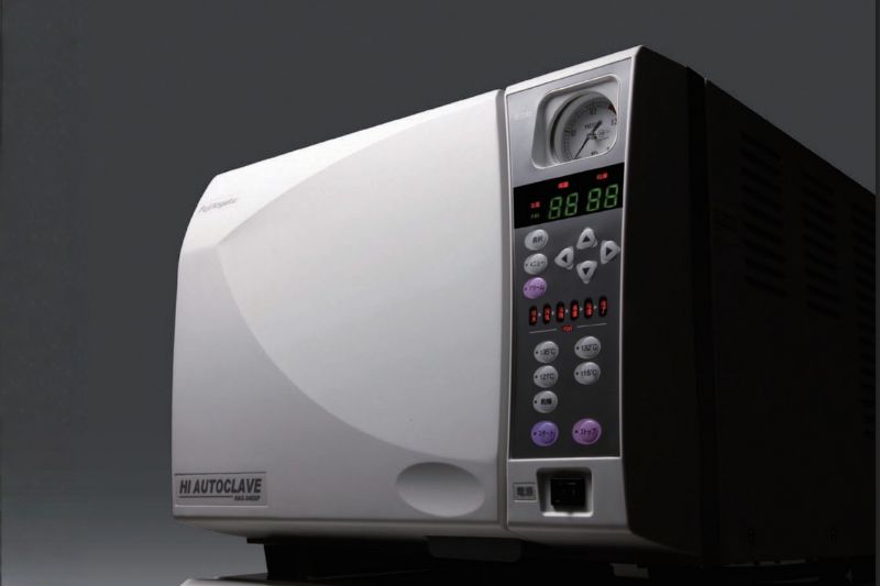 オートクレーブ(高圧蒸気滅菌器)